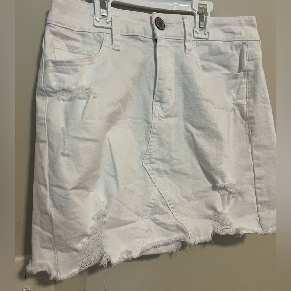 White Denim Skirt in EXCELLENT CONDITION! Size 1